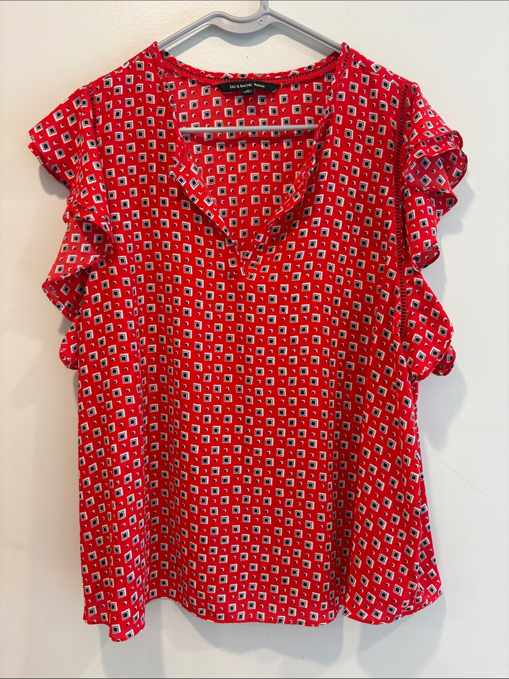 Zac & Rachel Red Geometric V-Neck Flutter Sleeve Blouse ptp 26 length 28